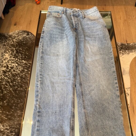 Pre-loved Princess Polly Straight Leg Jean in Light Wash - Size 2 - Picture 2 of 6